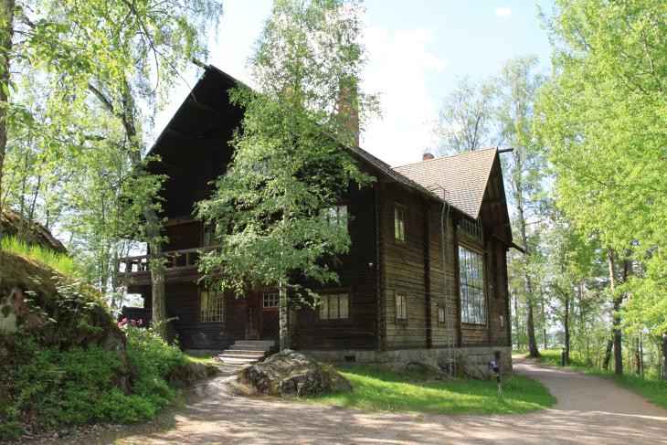 Halosenniemi. Kuva Tarja Kärkkäinen Halosenniemi. Kuva Tarja Kärkkäinen